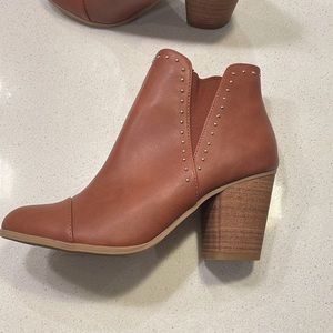 Lauren Conrad brown boots w/gold studs. Brand new never worn